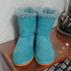 Size 4 UGG